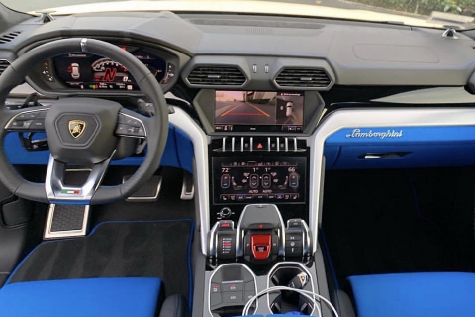 lamborghini urus do di cua rapper kanye west bi cu dan mang che xau dien dao