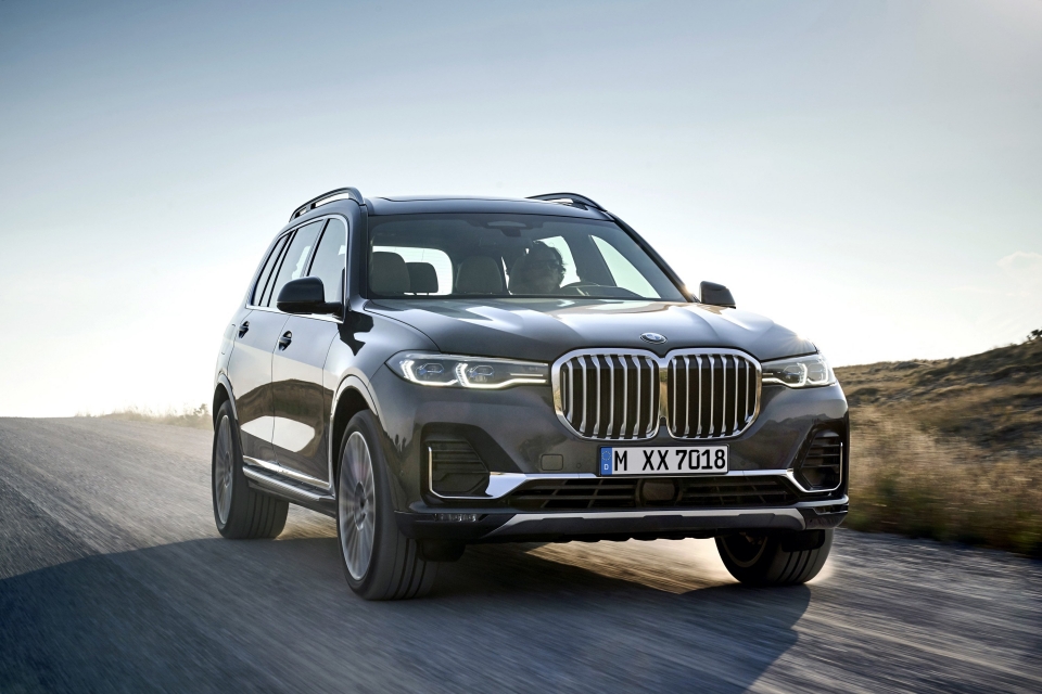 7 chi tiet an tien tren suv hang sang bmw x7 sap ve viet nam