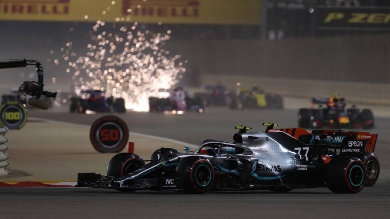 Bahrain GP 2019: Ferrari lại gặp vấn đề, Mercedes thắng nhàn