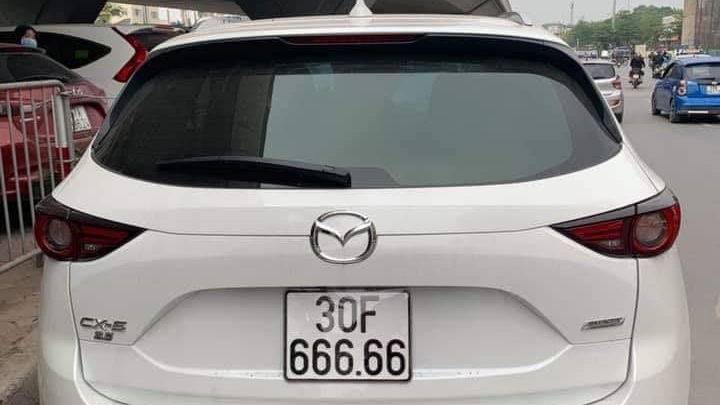 Chủ xe Mazda CX-5 bốc trúng biển Hà Nội ngũ quý 6 giá tiền tỷ