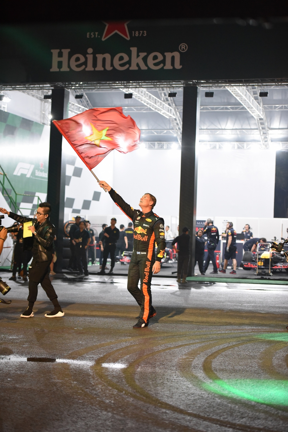 giai f1 viet nam grand prix khoi dong cung son tung m tp va dj so 1 the gioi