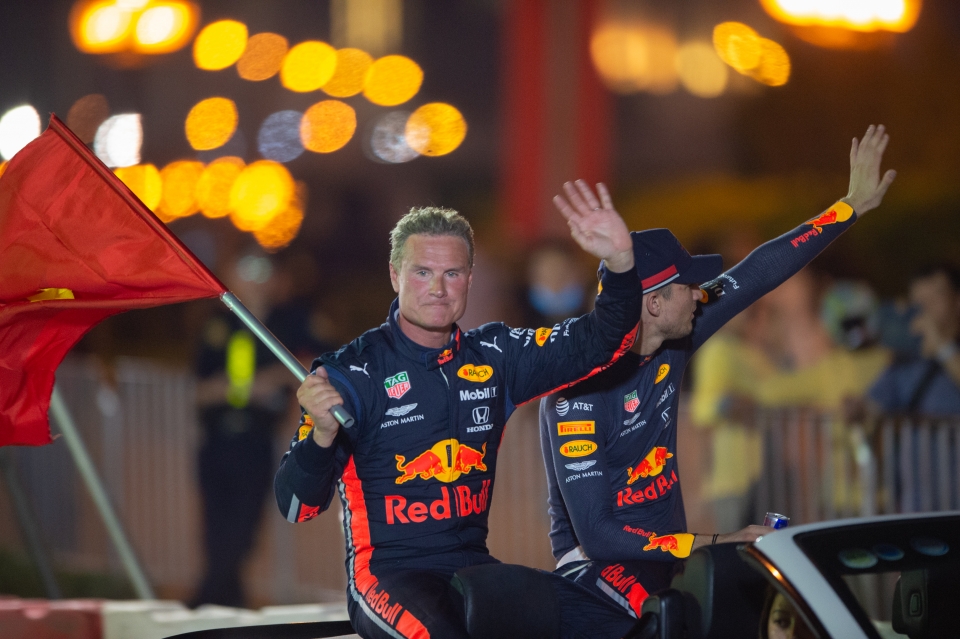 xem xe dua f1 so toc do va drift tai my dinh