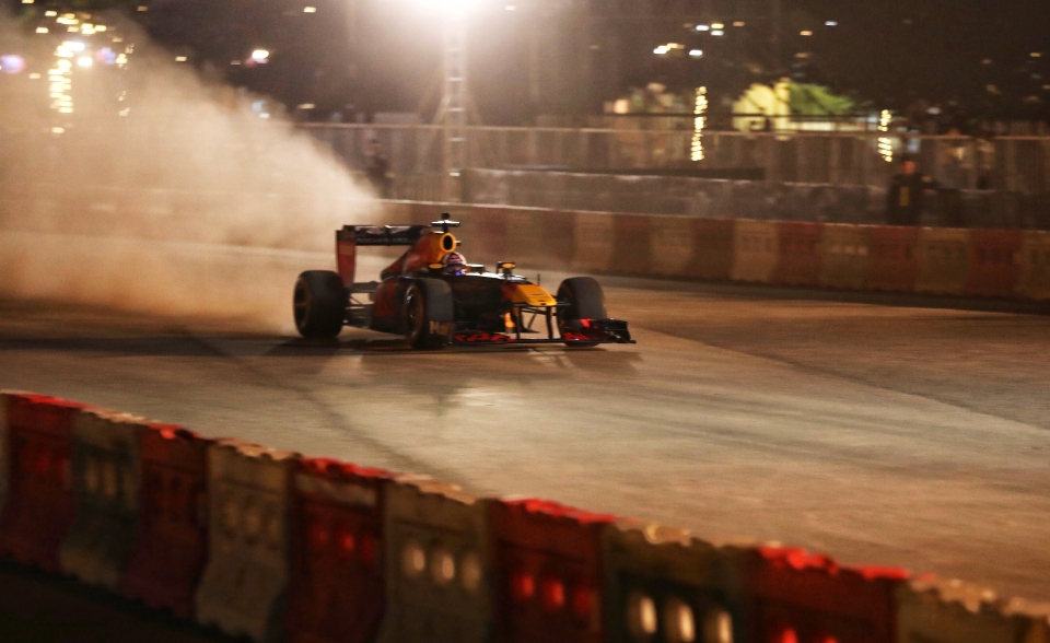 Xem xe đua F1 so tốc độ và drift tại Mỹ Đình xem xe dua f1 so toc do va drift tai my dinh