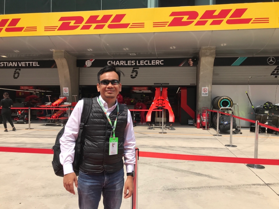 Trải nghiệm làm tình nguyện viên ở đường đua F1 - Thượng Hải Grandprix 2019 trai nghiem lam tinh nguyen vien o duong dua f1 thuong hai grandprix 2019