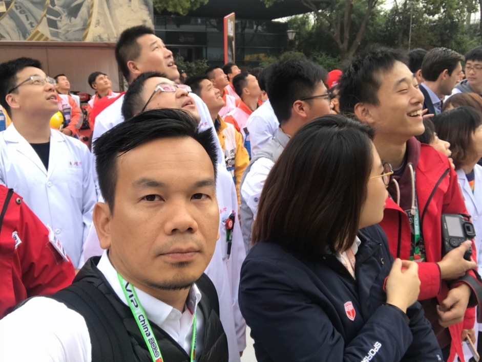 Trải nghiệm làm tình nguyện viên ở đường đua F1 - Thượng Hải Grandprix 2019 trai nghiem lam tinh nguyen vien o duong dua f1 thuong hai grandprix 2019