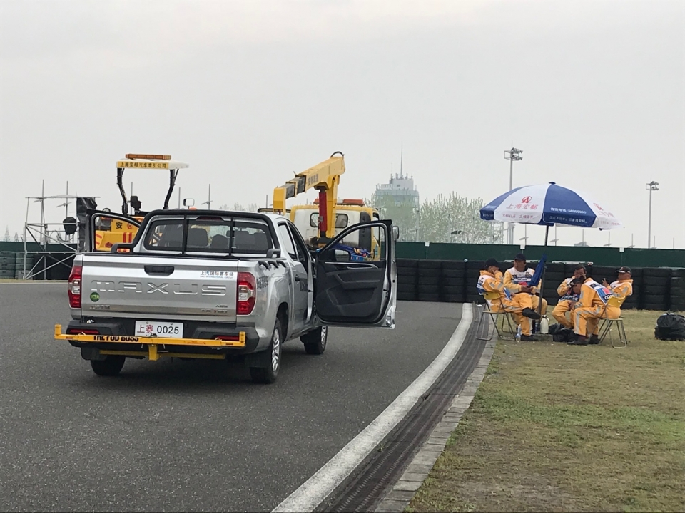 Trải nghiệm làm tình nguyện viên ở đường đua F1 - Thượng Hải Grandprix 2019 trai nghiem lam tinh nguyen vien o duong dua f1 thuong hai grandprix 2019
