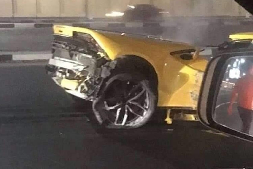 lamborghini huracan gay doi sau tai nan nguoi lai van binh an vo su
