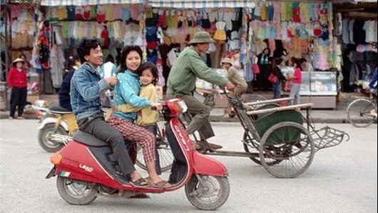 Người Hà Nội đi xe gì những năm 90?