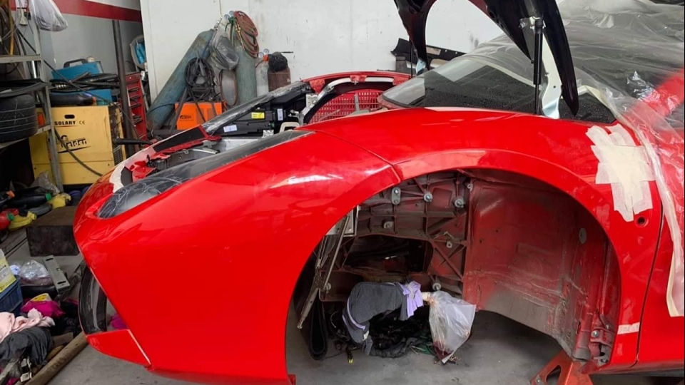 Tuấn Hưng sắp hồi sinh Ferrari 488GTB gặp tai nạn, tốn nhiều tỷ đồng
