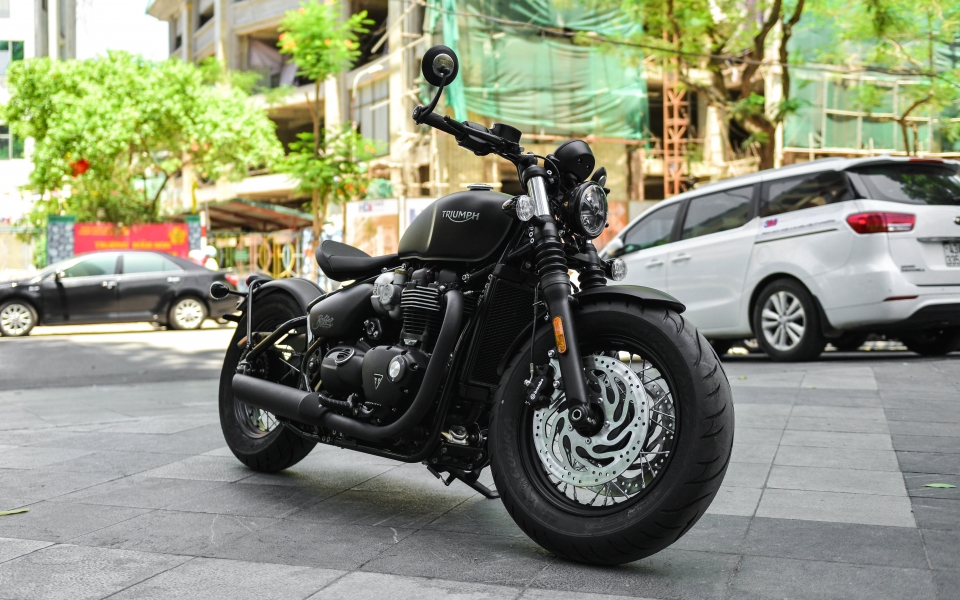 chiem nguong triumph bobber black 2018 tai ha noi
