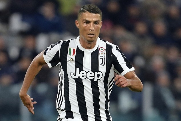 juventus khien cong nhan fiat tam tu neu hoan thanh phi vu ronaldo
