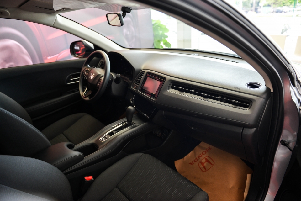 can canh honda hr v vua ra mat tai viet nam gia gan 900 trieu