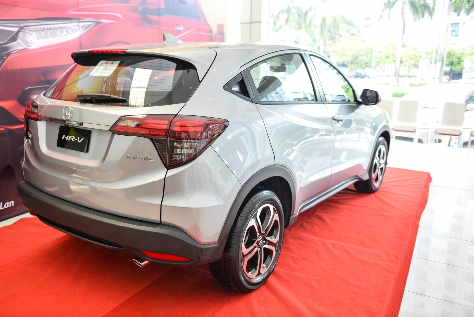 can canh honda hr v vua ra mat tai viet nam gia gan 900 trieu