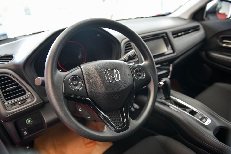 can canh honda hr v vua ra mat tai viet nam gia gan 900 trieu