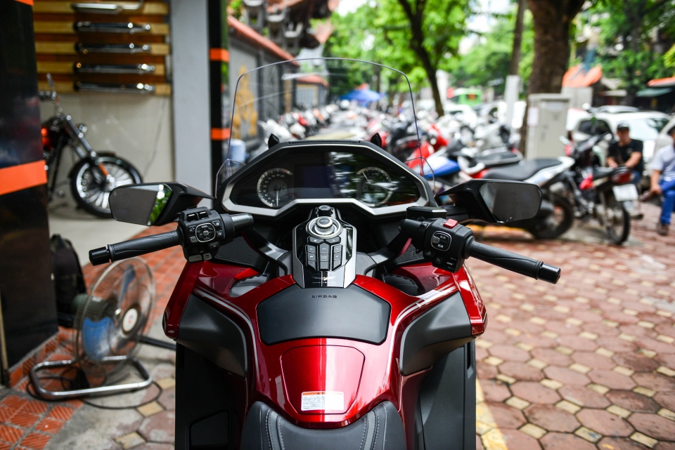 chi tiet honda gold wing 2018 phien ban ly hop kep va tui khi