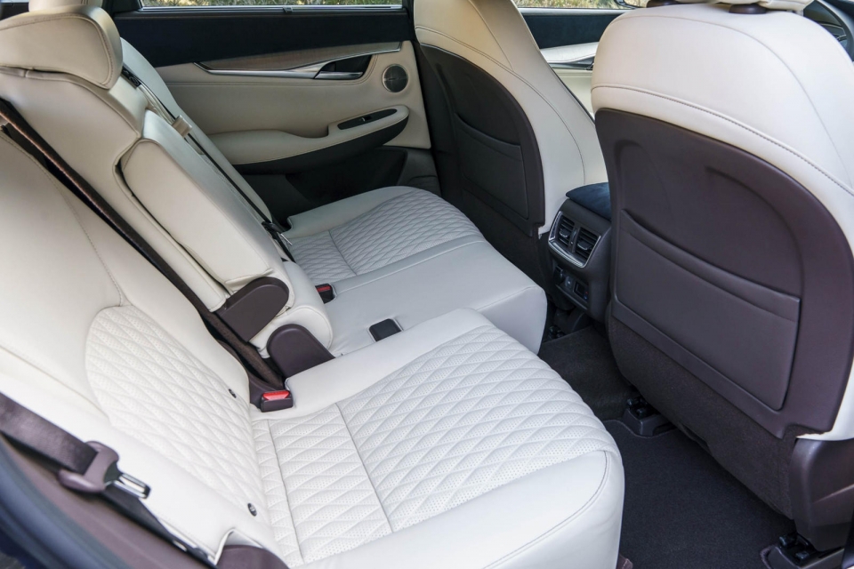 chiem nguong noi that tuyet dep cua infiniti qx50 2019