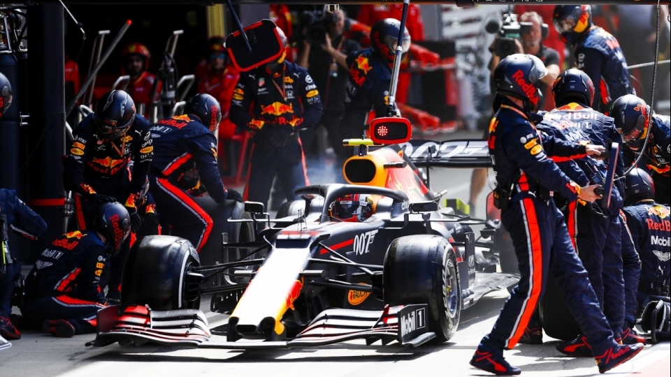 Red Bull Racing phá kỷ lục thế giới, thay lốp chỉ mấy 1,91 giây