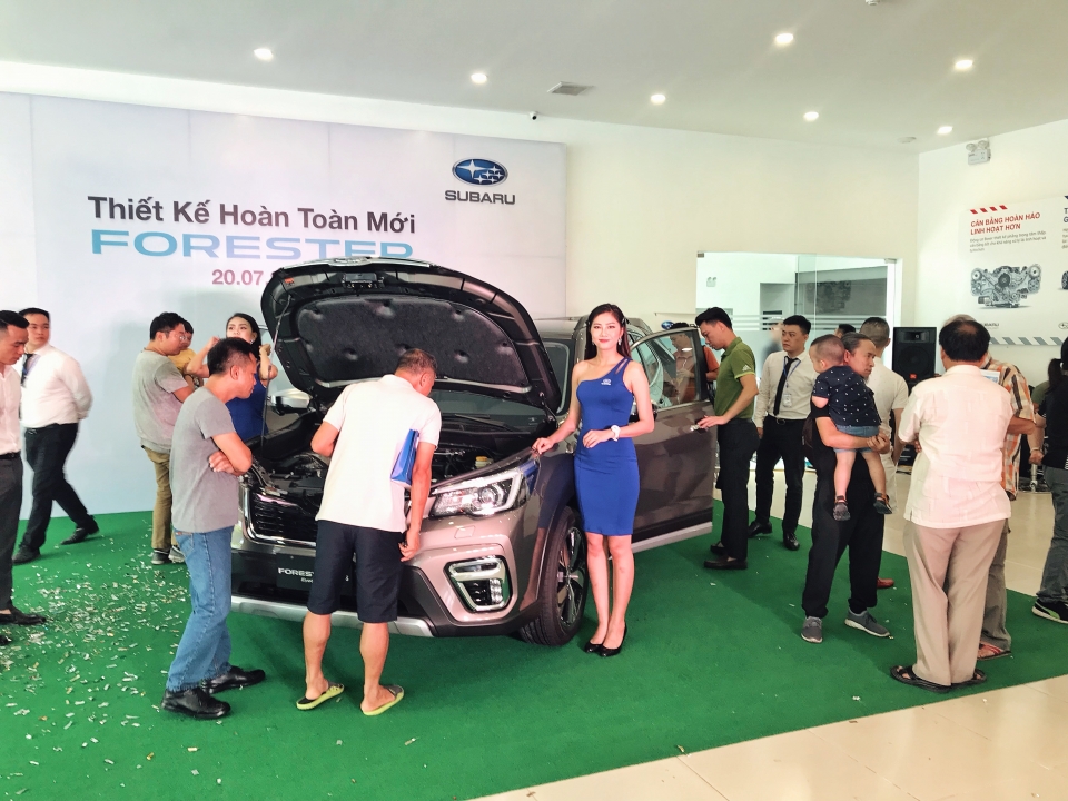 khach hang khen subaru forester van hanh nhu xe duc