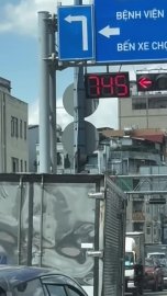 Clip đèn đỏ đếm ngược 750 giây trên đường Hải Thượng Lãn Ông, TP.HCM