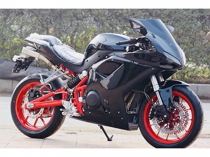 Ducati 848 bị nhái trắng trợn, giá rẻ và chỉ bảo hành 1.500km ducati 848 bi nhai trang tron o pakistan