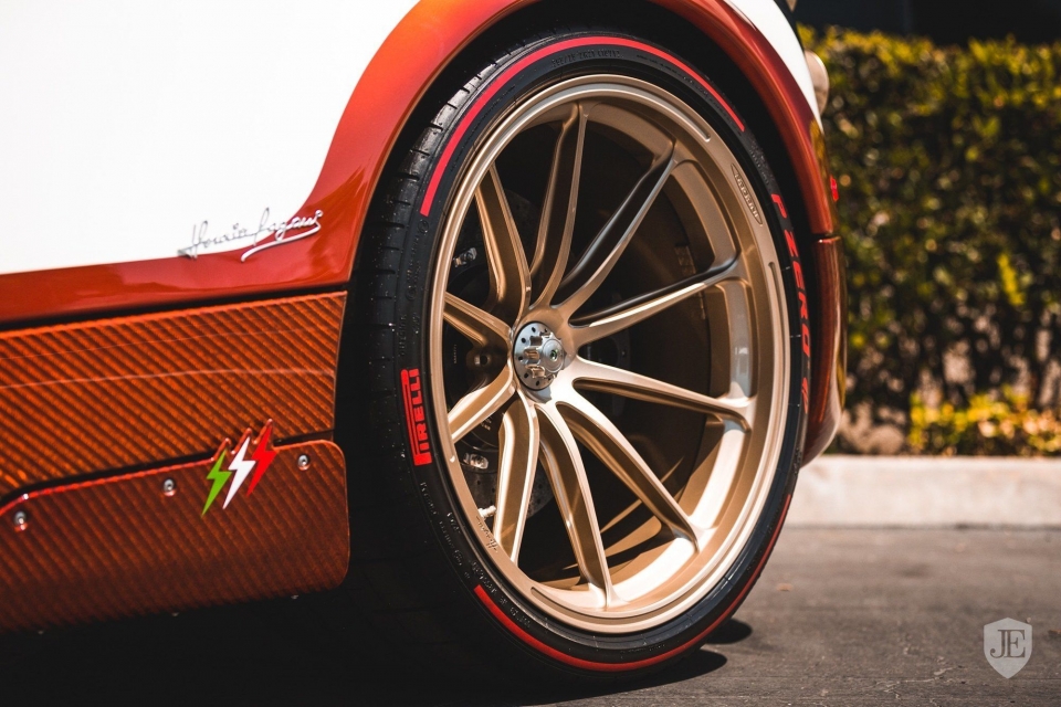 Pagani Huayra độc nhất vô nhị được rao bán khi mới đi... 8km pagani huayra doc nhat vo nhi bat ngo duoc rao ban