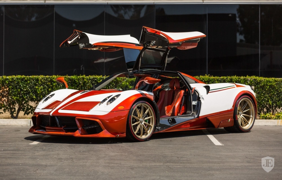 pagani huayra doc nhat vo nhi bat ngo duoc rao ban