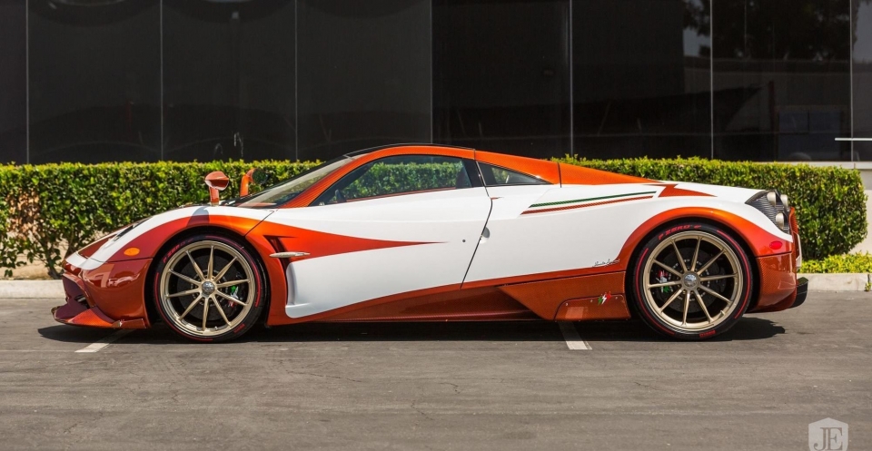 Pagani Huayra độc nhất vô nhị được rao bán khi mới đi... 8km pagani huayra doc nhat vo nhi bat ngo duoc rao ban
