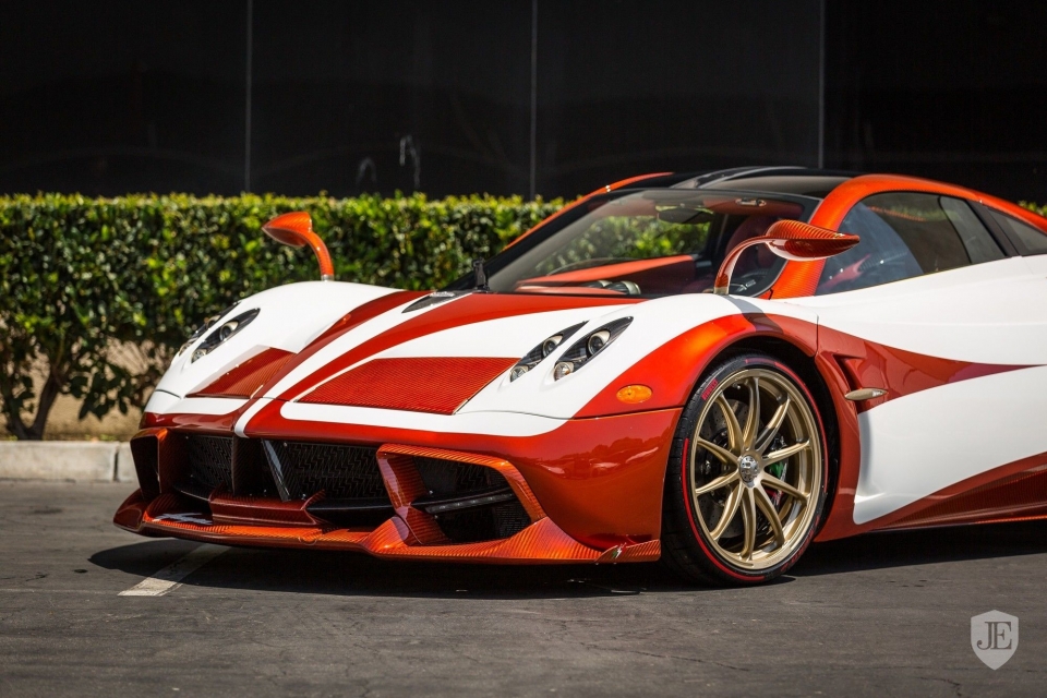 pagani huayra doc nhat vo nhi bat ngo duoc rao ban
