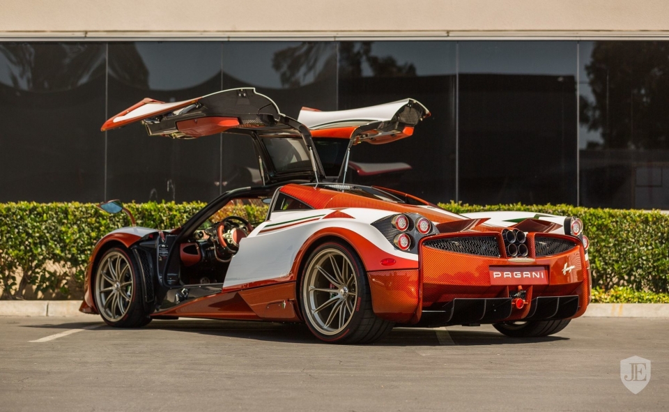 Pagani Huayra độc nhất vô nhị được rao bán khi mới đi... 8km pagani huayra doc nhat vo nhi bat ngo duoc rao ban