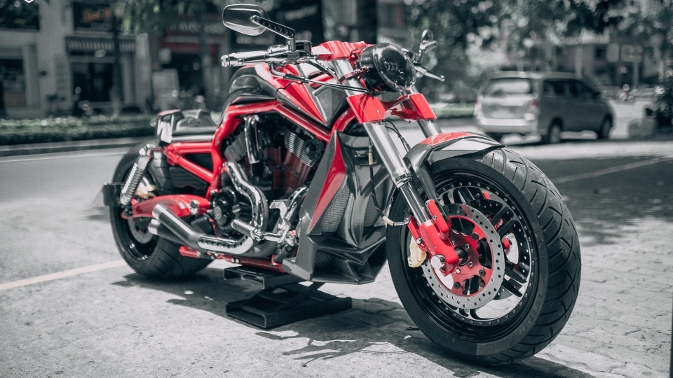 Harley Davidson V-Rod độ lốp khủng được rao bán ở Sài Gòn