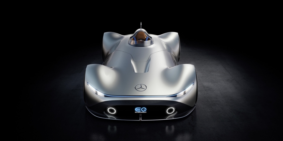 mercedes gioi thieu mui ten bac moi mang ten eq silver arrow