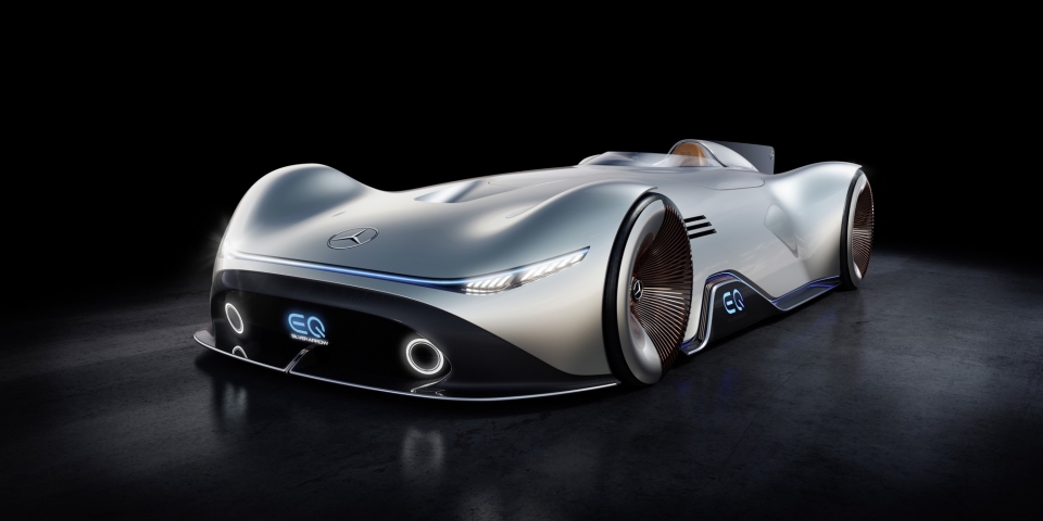 mercedes gioi thieu mui ten bac moi mang ten eq silver arrow