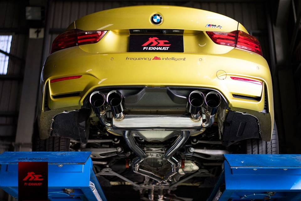 bmw m4 so huu tieng po nhu sung may khi do po fi exhaust