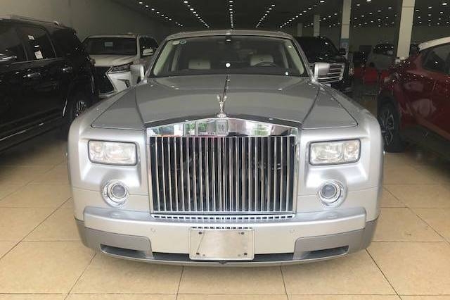 sau 12 nam sieu sang rolls royce phantom tai viet nam mat gia hon 10 ty dong