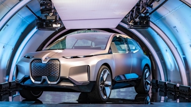 BMW thể hiện tầm nhìn về xe điện của tương lai với SUV Vision iNext