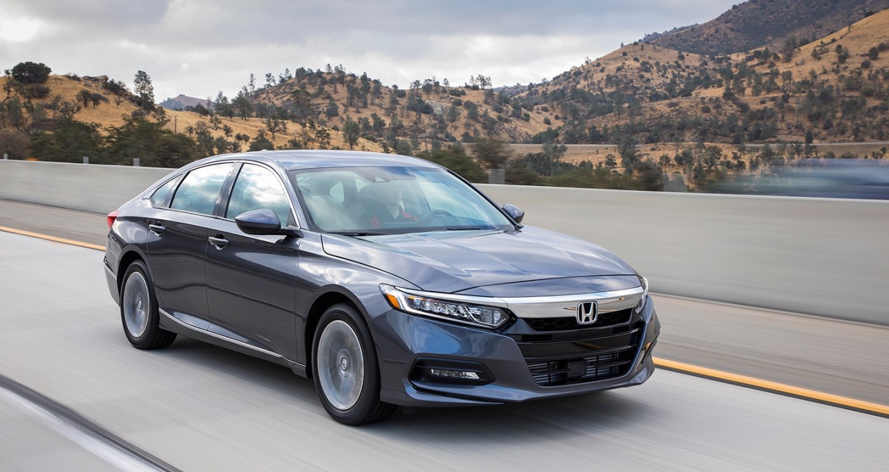chon honda accord 2019 sap ve hay toyota camry