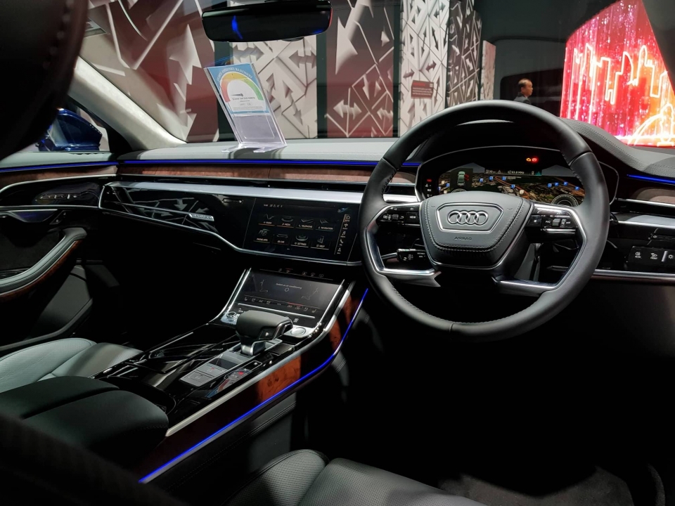 audi a8l xuat hien long lay tai audi brand experience 2018 tai singapore