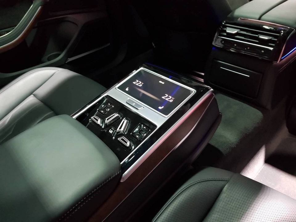 audi a8l xuat hien long lay tai audi brand experience 2018 tai singapore