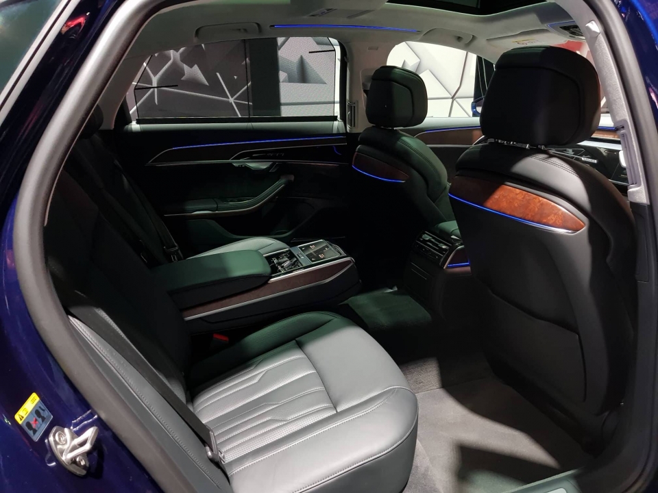 audi a8l xuat hien long lay tai audi brand experience 2018 tai singapore