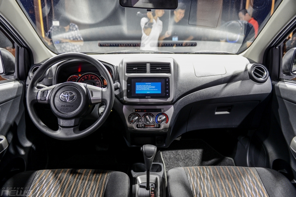 toyota wigo vuot mat kia morning du moi ra mat