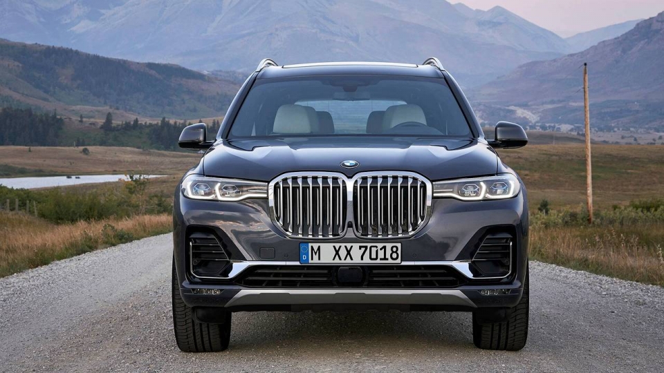 so sanh nhanh bmw x7 va x5 khac biet khong chi o kich thuoc
