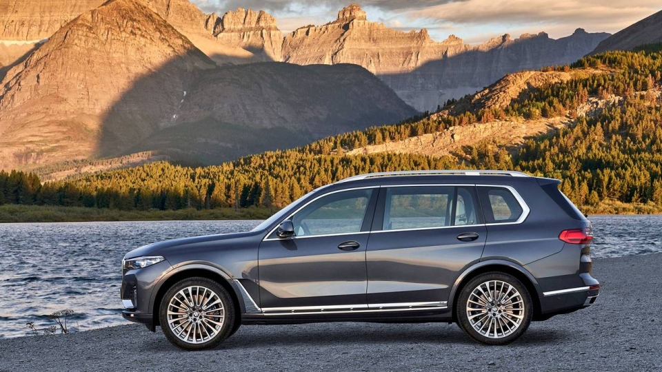 so sanh nhanh bmw x7 va x5 khac biet khong chi o kich thuoc