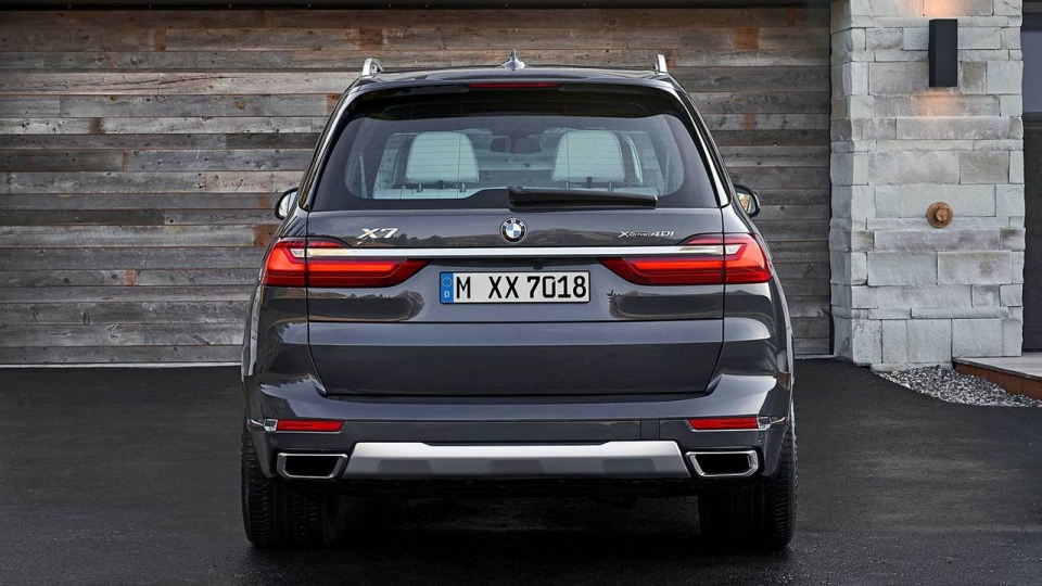 so sanh nhanh bmw x7 va x5 khac biet khong chi o kich thuoc