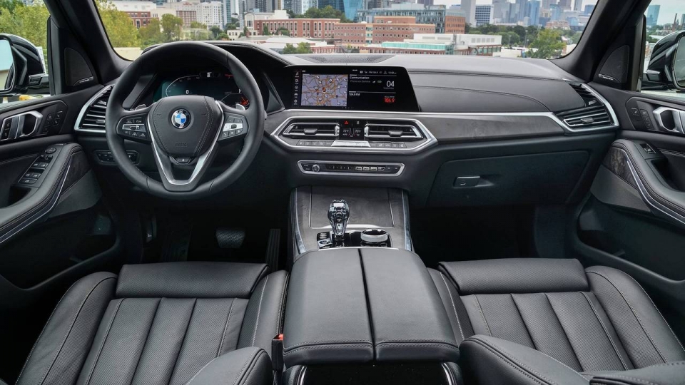 so sanh nhanh bmw x7 va x5 khac biet khong chi o kich thuoc