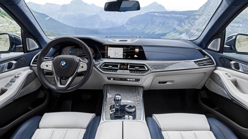 so sanh nhanh bmw x7 va x5 khac biet khong chi o kich thuoc