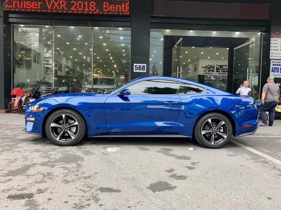 chi tiet ford mustang 23 ecoboost 2018 tai ha noi