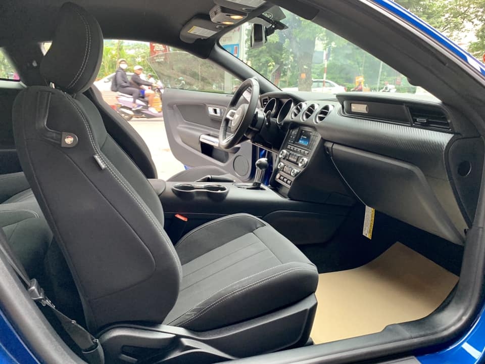 chi tiet ford mustang 23 ecoboost 2018 tai ha noi