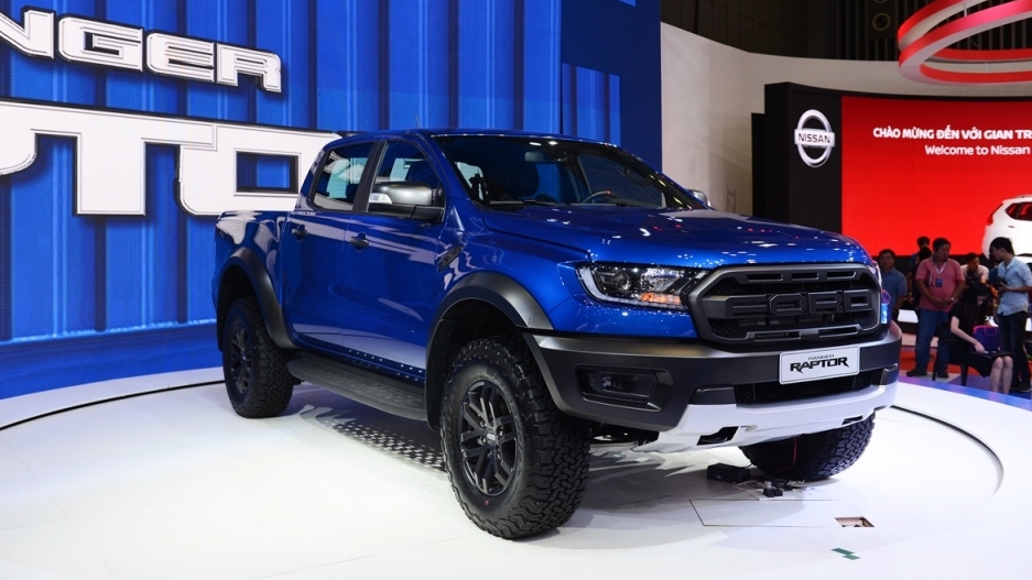 Bán tải Ford Ranger Raptor giá gần 1,2 tỷ đồng có gì đặc biệt?