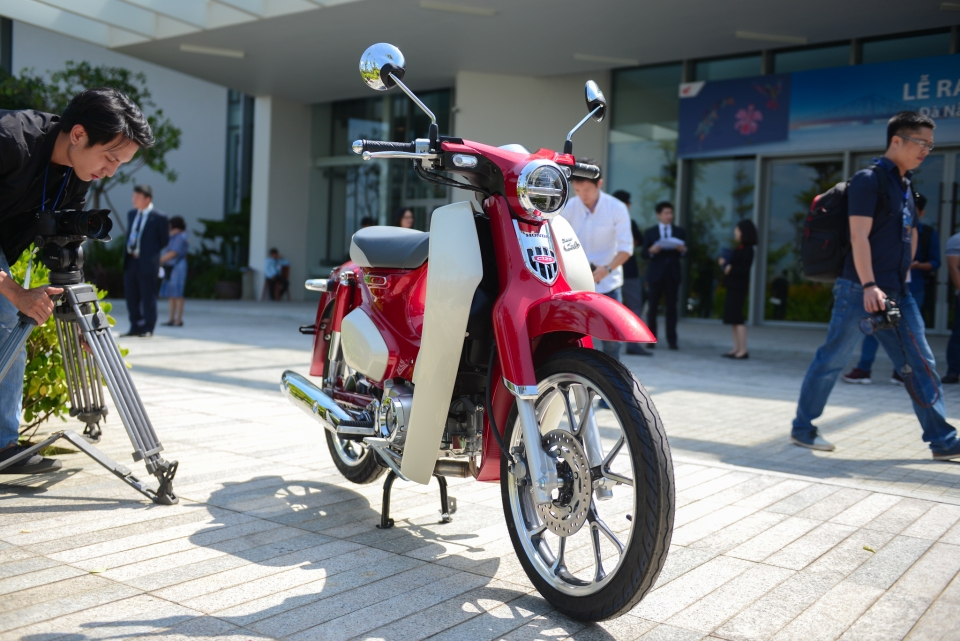 chi tiet honda super cub c125 gia 85 trieu vua ra mat o viet nam