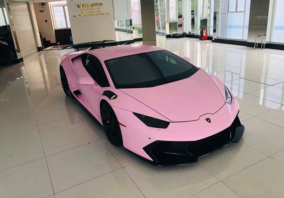 chi tiet bo ao hong ca tinh tren lamborghini huracan cua dai gia bac lieu